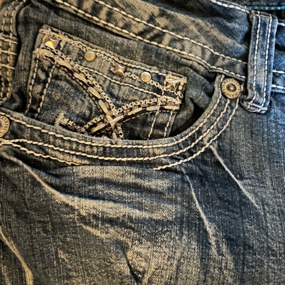 Slightly Distressed Amethyst Women’s Size 18 Jorts with Pocket Decals - Picture 3 of 9